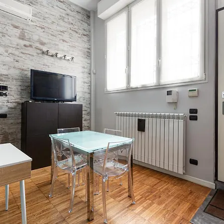 Апартаменты Guesthost - - Gorla M1 Modern Studio! Милан