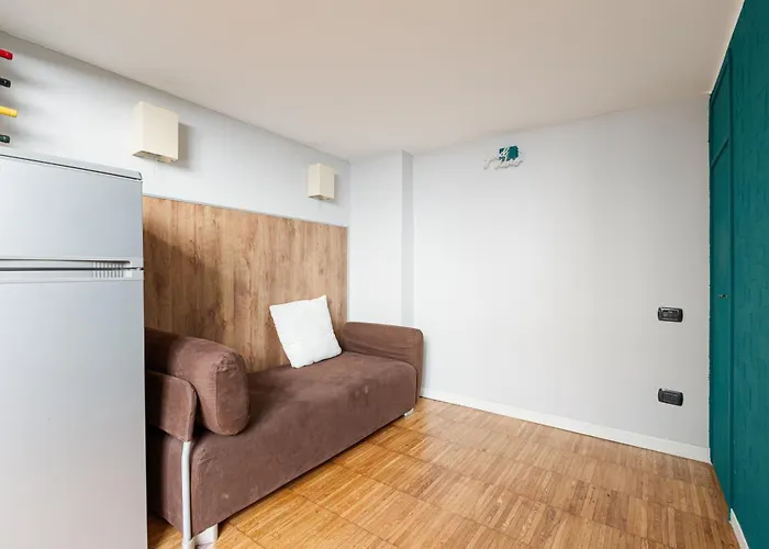 Apartment Guesthost - - Gorla M1 Modern Studio!