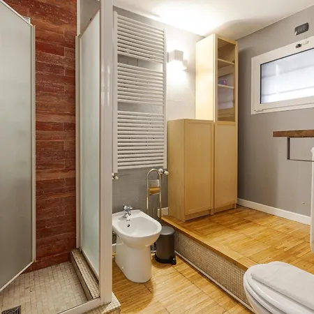 Guesthost - - Gorla M1 Modern Studio! Lejlighed *