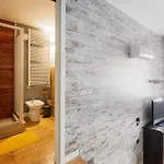 Guesthost - - Gorla M1 Modern Studio! アパート ミラノ